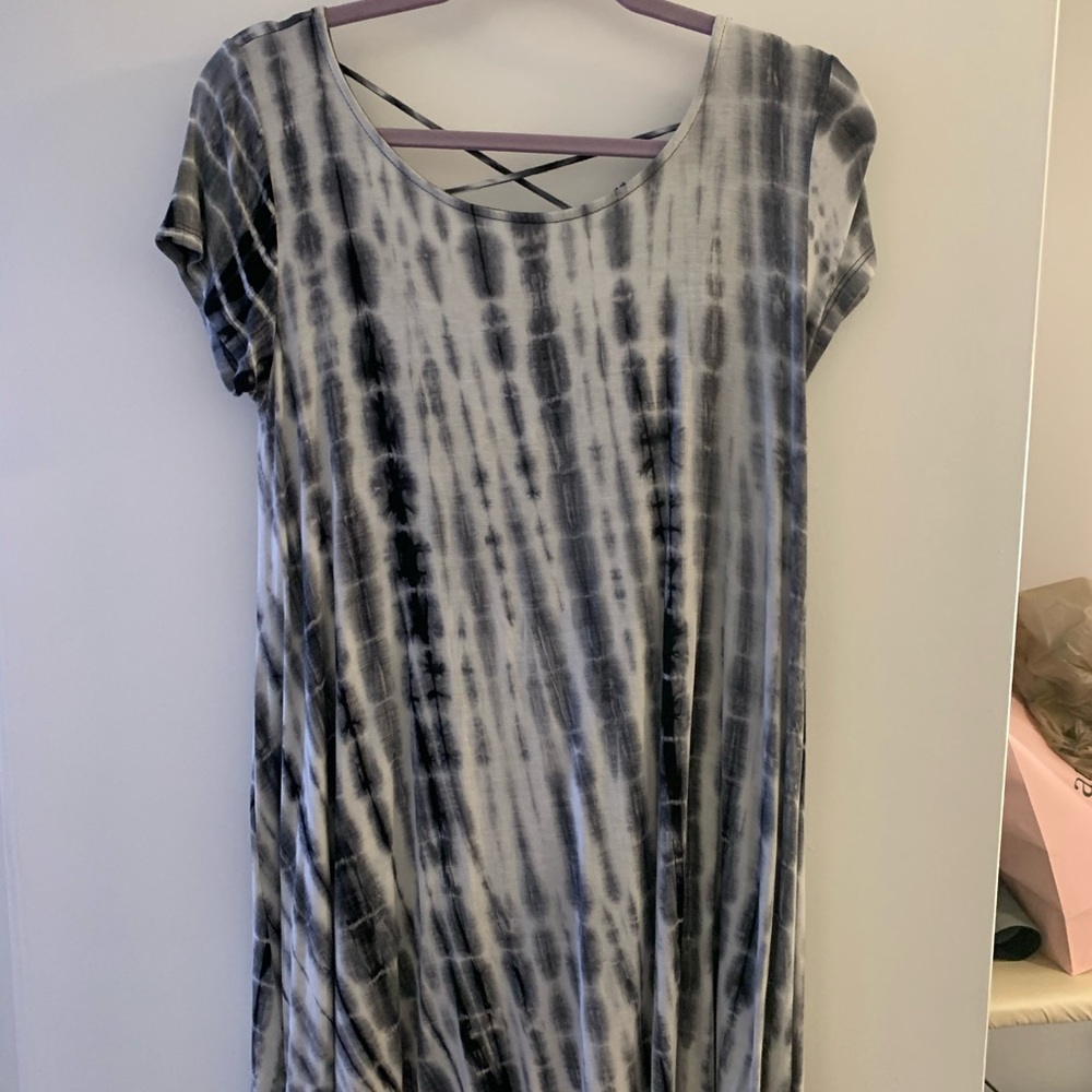 Black and white dress. Beach cover up.